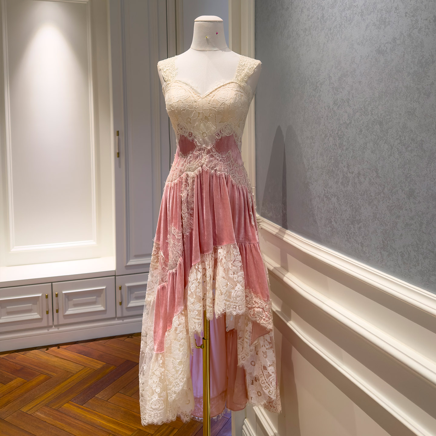 Yigelila 2026 French Style Heavy Industry Lace Patchwork Waist-Fitted Slim Spaghetti Strap Long Evening Dress69556