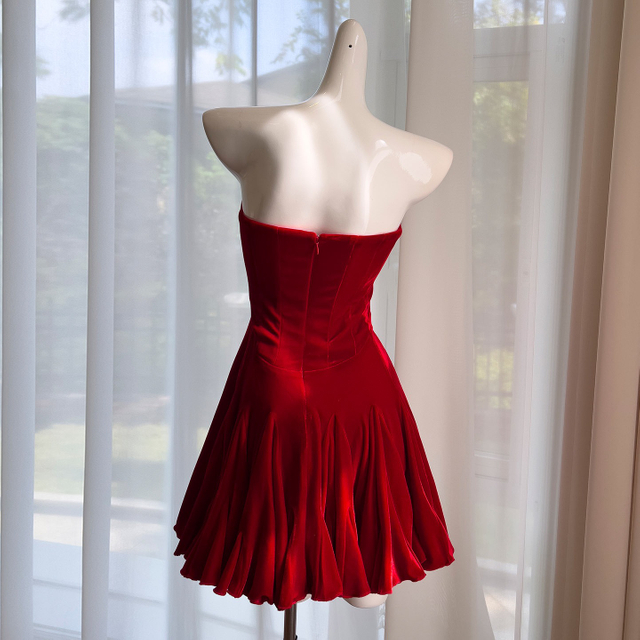 Autumn/Winter New Arrival: French Boned Velvet Tube Top Dress - Pure & Sexy Style, Elegant Christmas/New Year Evening Gown