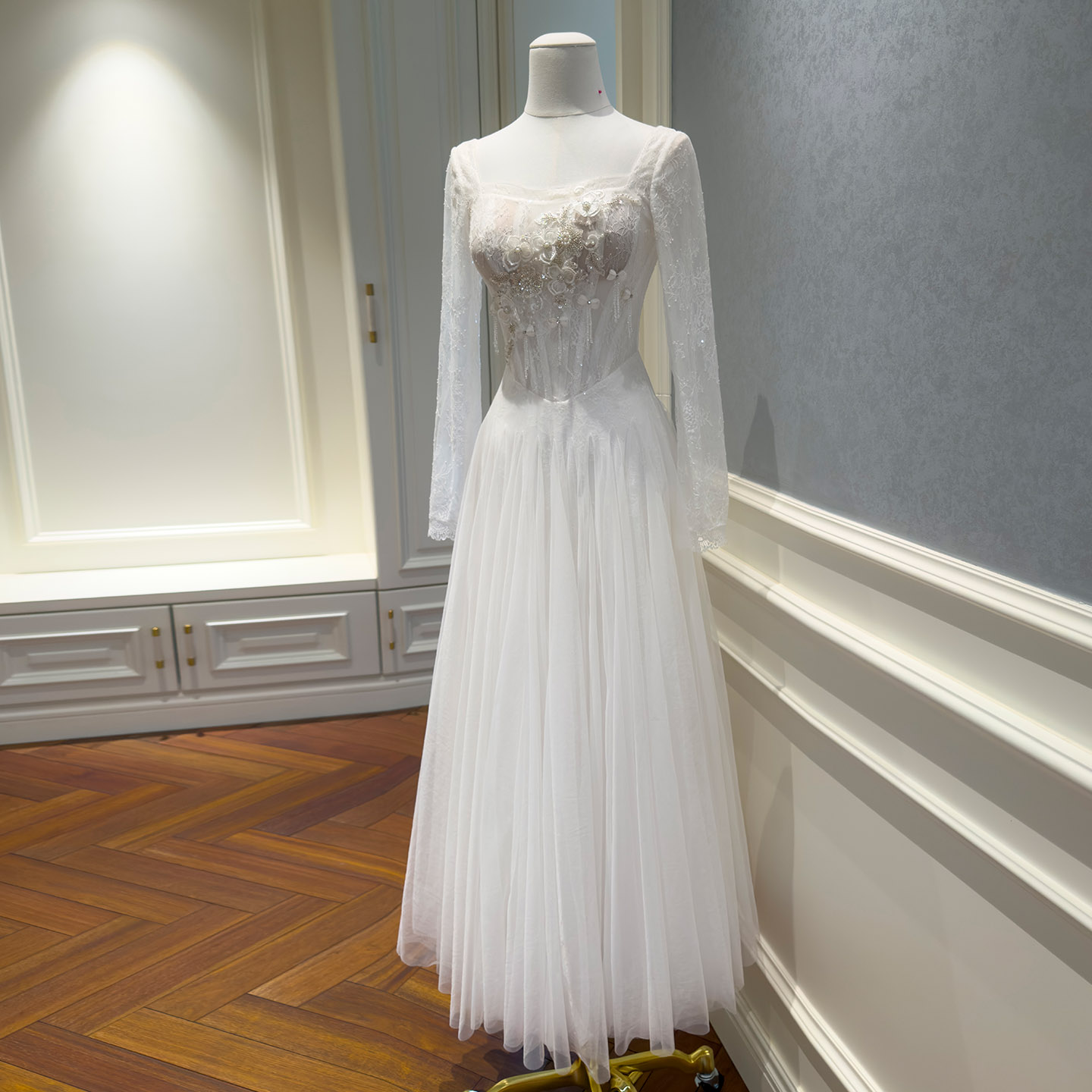 Gentle and elegant white tulle dress69595
