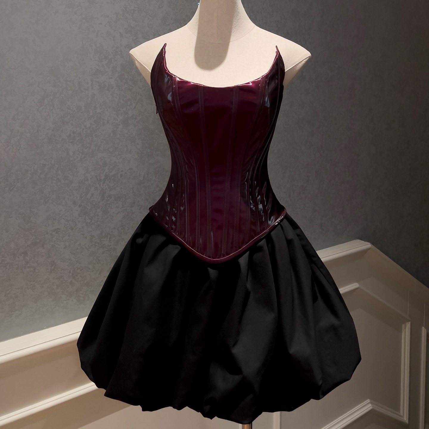 Liquid Metal Sheen Sexy Boned Strappy Corset Top: Sultry Bandeau Style for Elegant Vibe & Bold Appeal