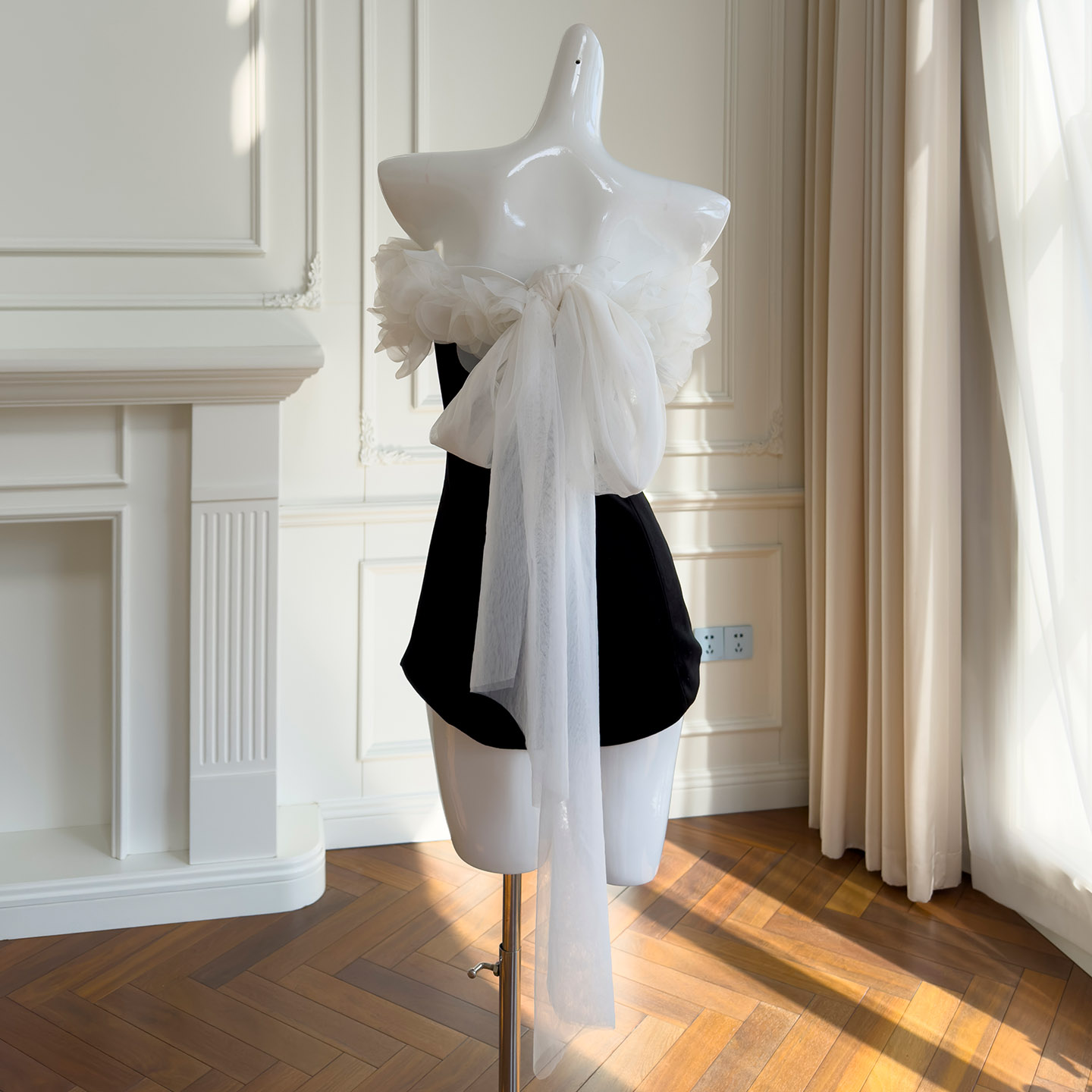 Black & White Color Block Off-the-Shoulder Romper51422