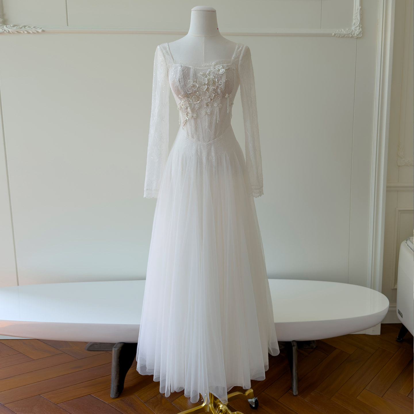 Gentle and elegant white tulle dress69595