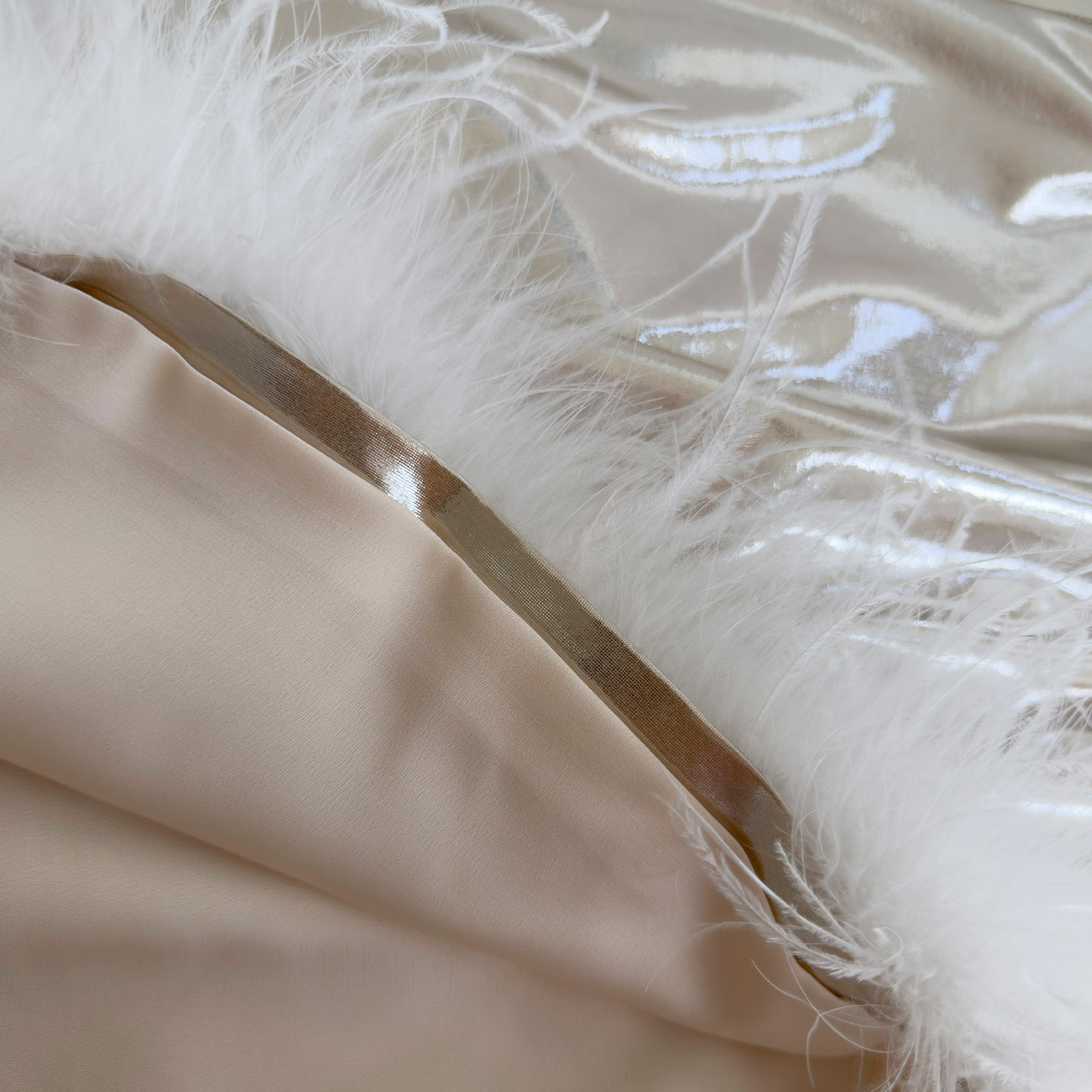 AliExpress 2026 Summer & Autumn New Women's European & American Style Velvet Balloon Short Dress 69602