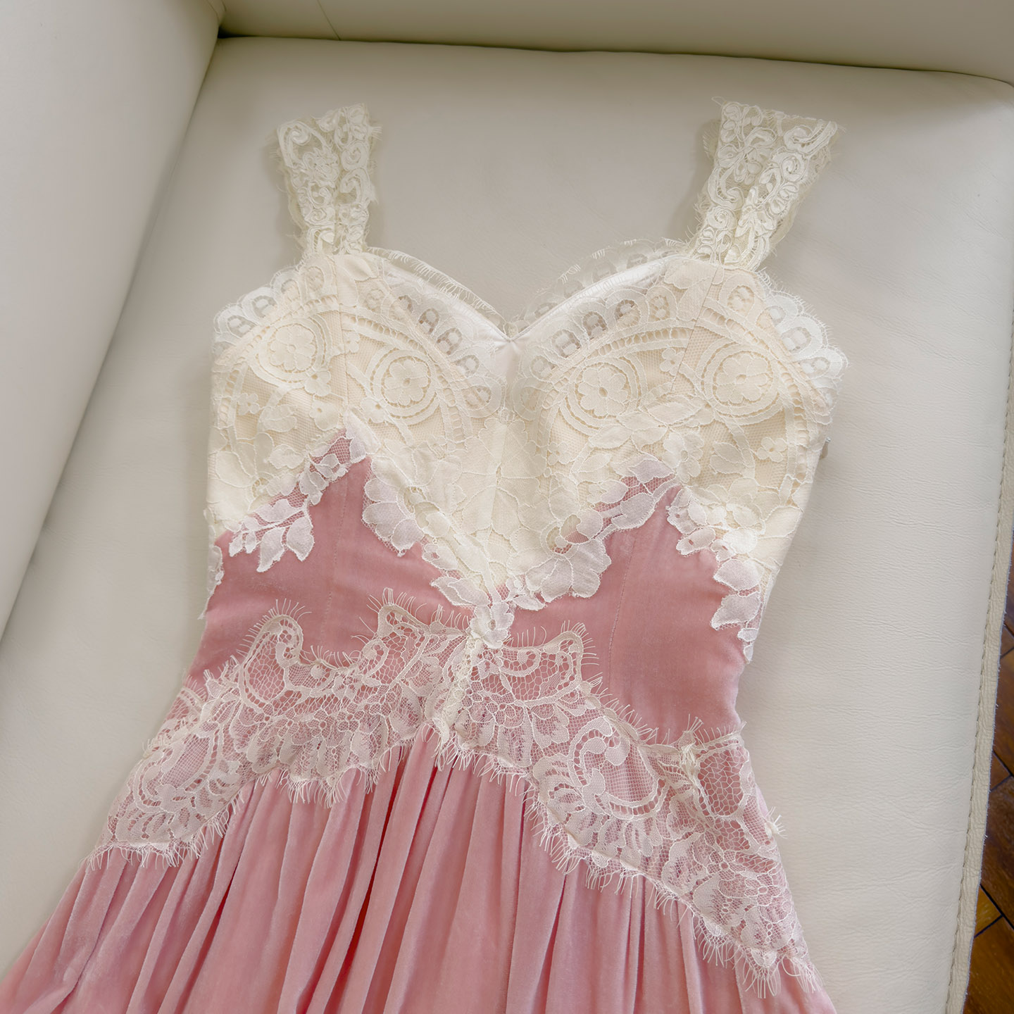 Yigelila 2026 French Style Heavy Industry Lace Patchwork Waist-Fitted Slim Spaghetti Strap Long Evening Dress69556