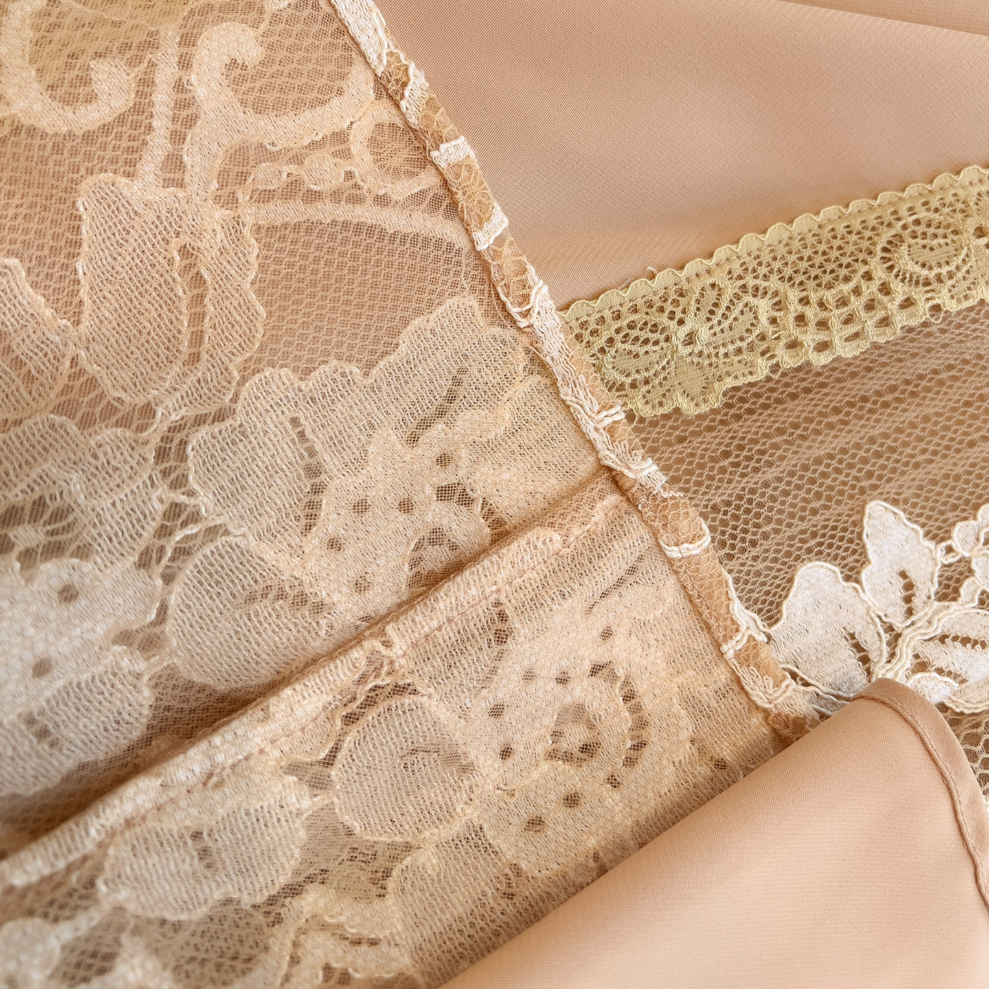 Elegant Vintage Slim-Fit Lace Patchwork Maxi Dress69604