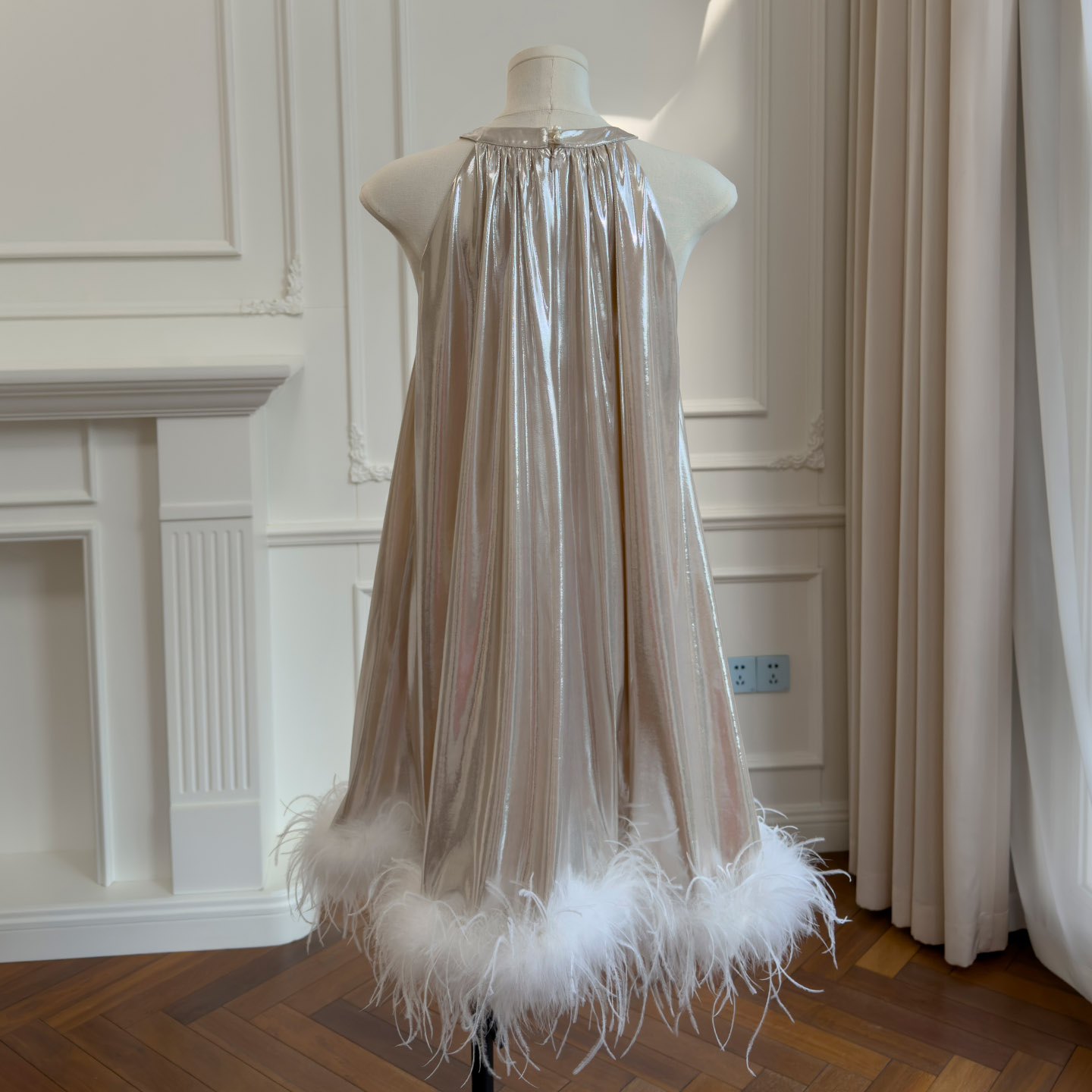 AliExpress 2026 Summer & Autumn New Women's European & American Style Velvet Balloon Short Dress 69602