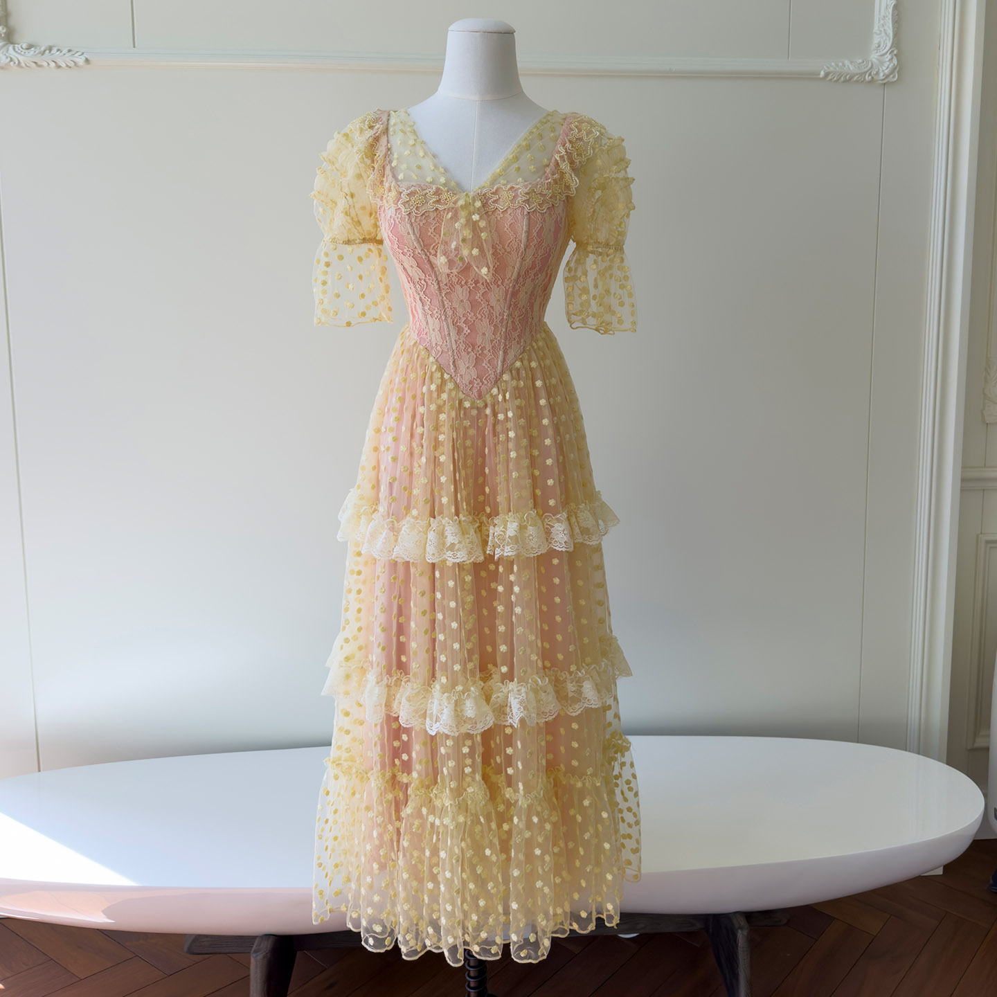 French Retro Pale Yellow Lace Dress69677