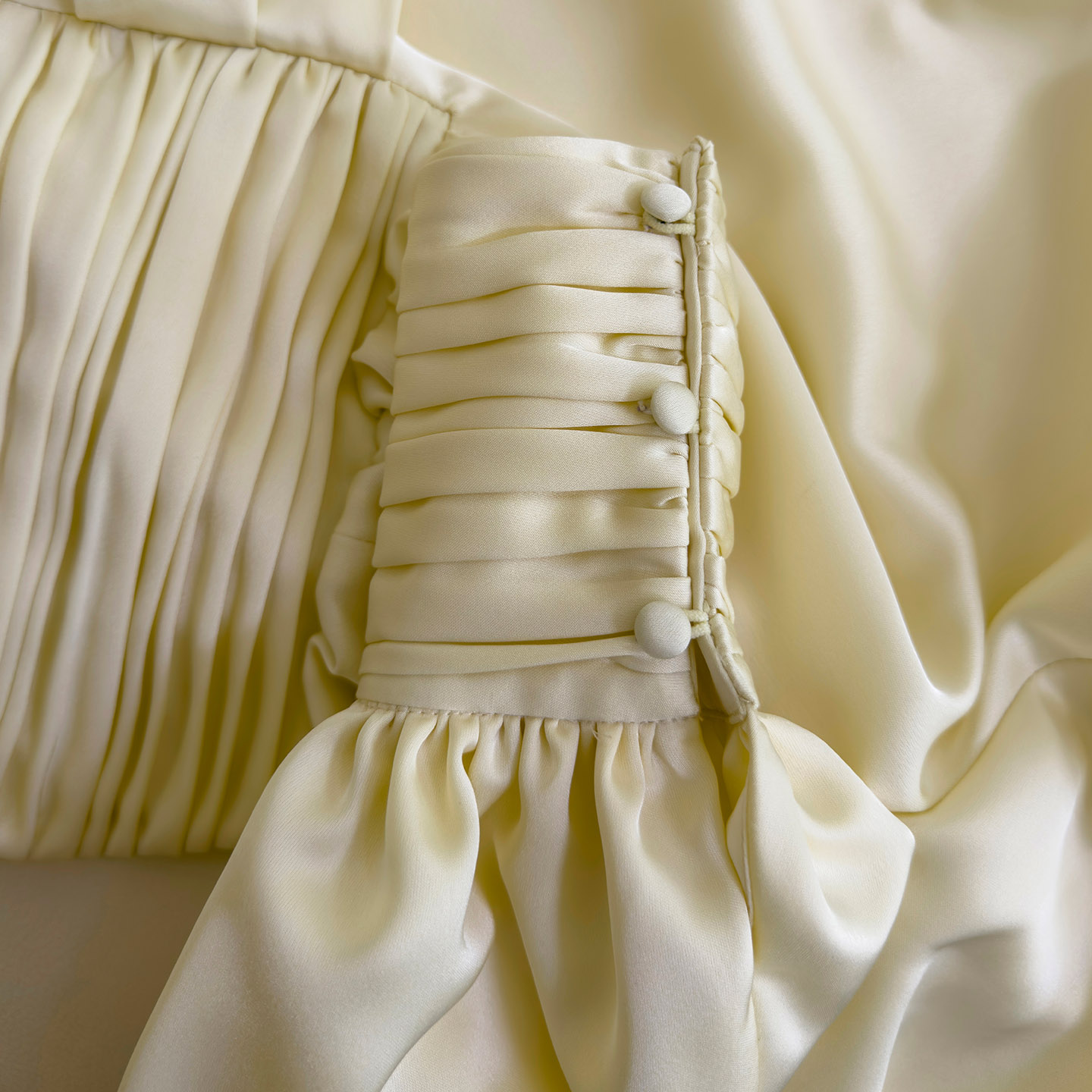 Cream Yellow Vintage Dress with Neck Bow & Cinched Waist71529+51442